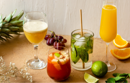 4 Recettes de Boissons Rafraîchissantes Sans Alcool : Mimosa, Mojito, Piña Colada et Sangria.