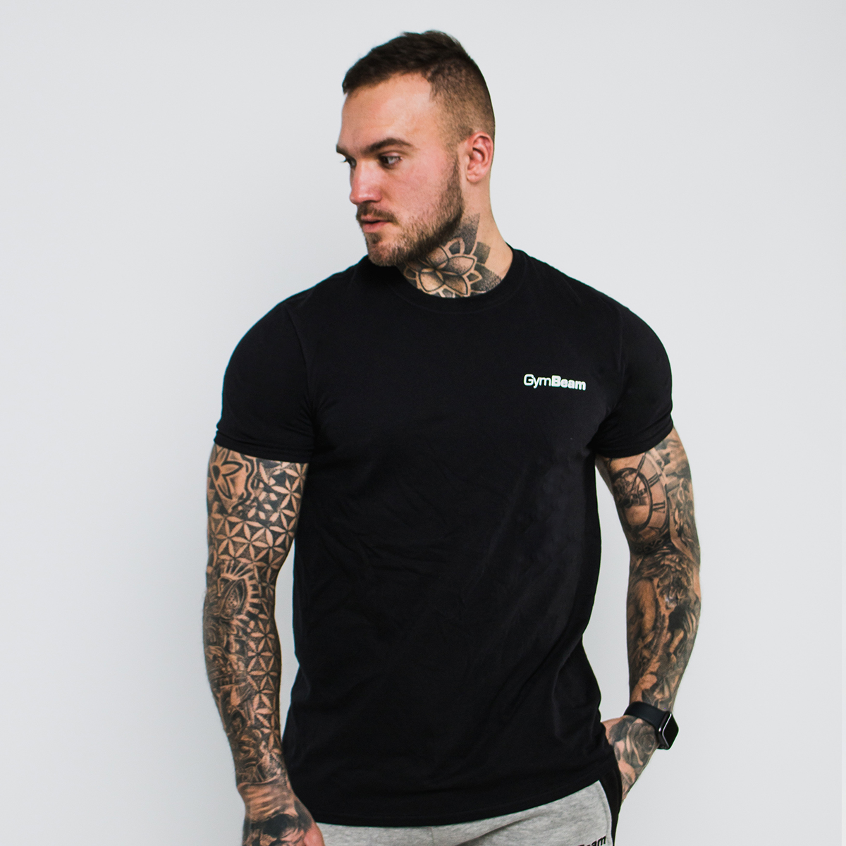 T-shirt basique noir - GymBeam.