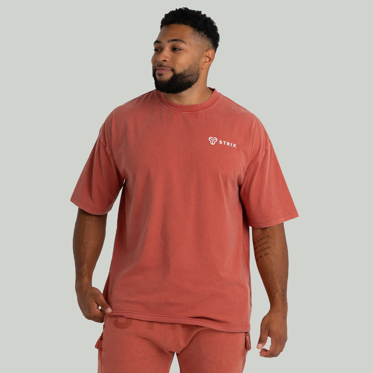T-shirt oversize délavé, couleur terre – STRIX.