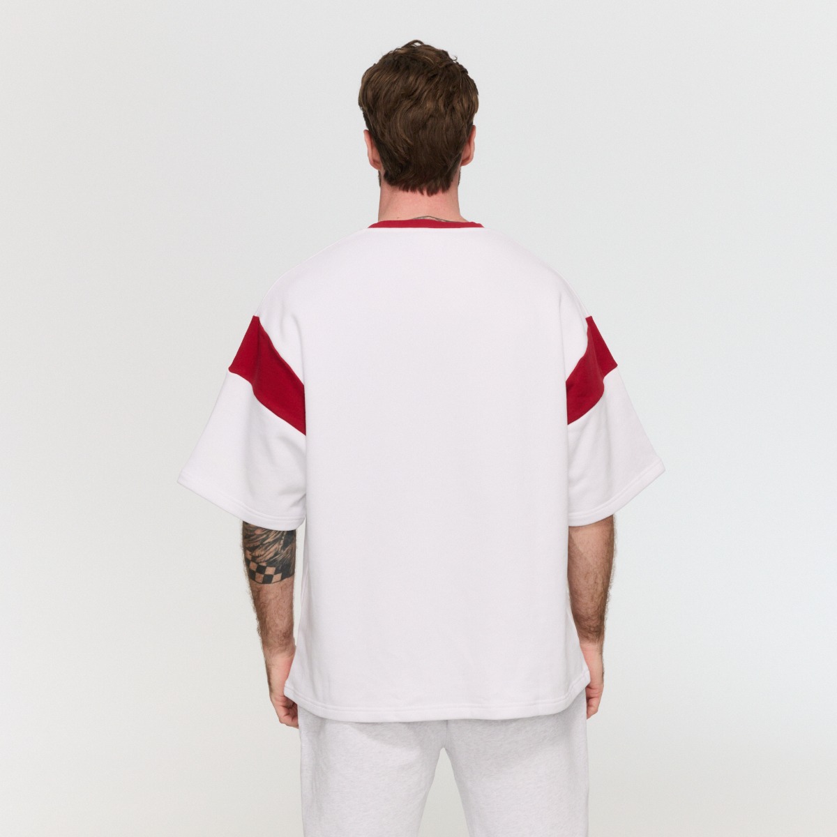 T-shirt de sport épais, modèle varsity, couleur blanche - GymBeam.