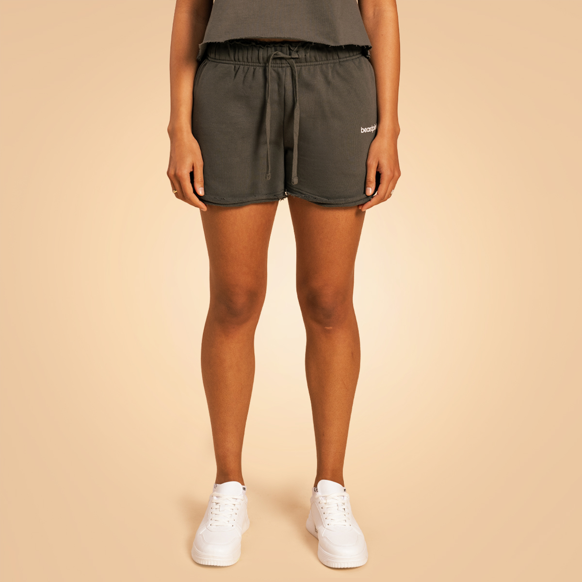 Shorts Serenity pour femmes – Couleur Shadow, par BeastPink.