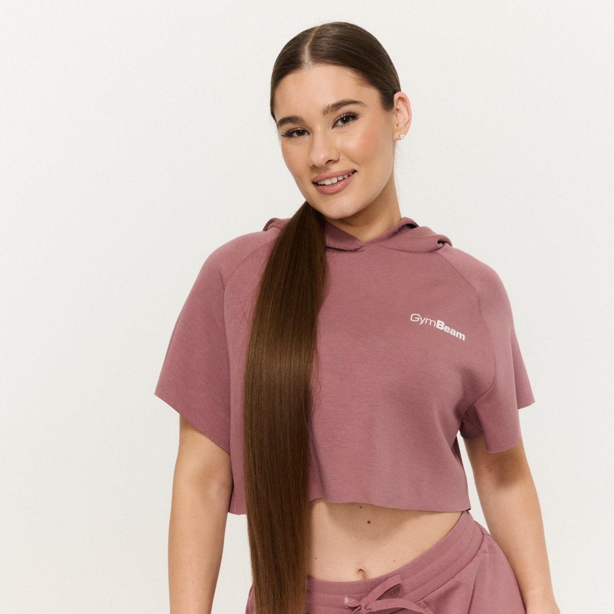Sweat à capuche court pour femmes, modèle Relay, couleur Haze - GymBeam.
