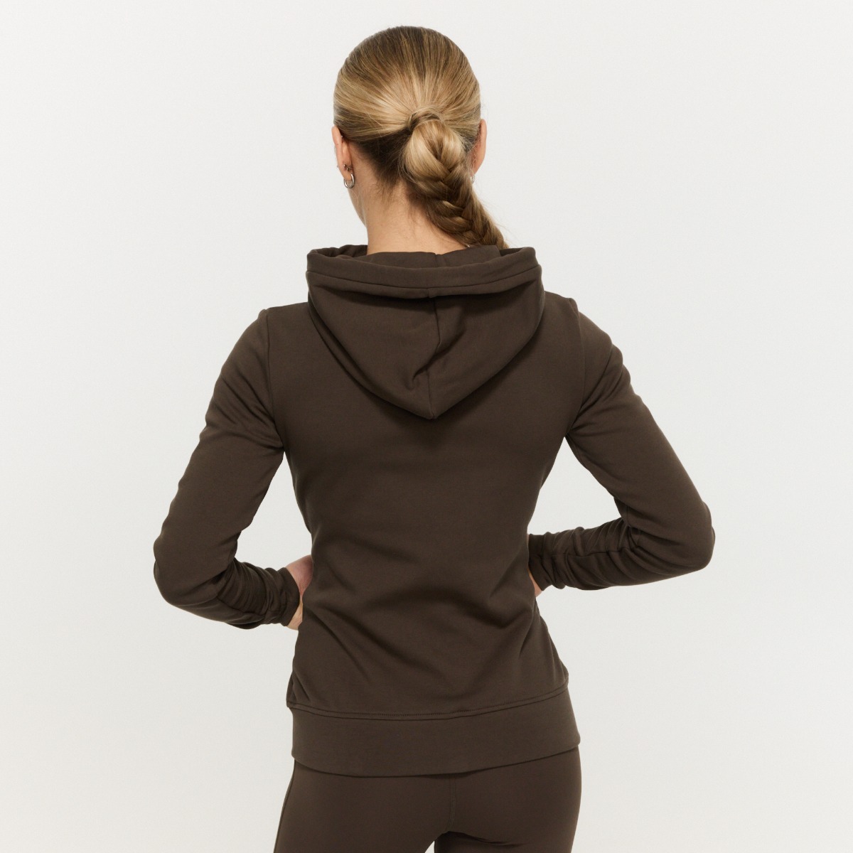 Sweat à capuche zippé pour femmes, modèle Limitless, couleur espresso – GymBeam.