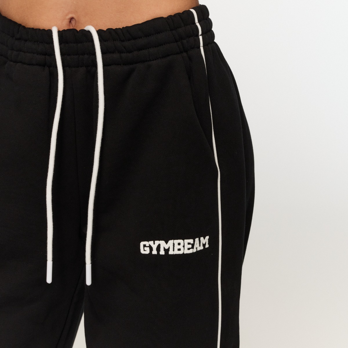 Pantalon de jogging style universitaire pour femmes – Noir – GymBeam.