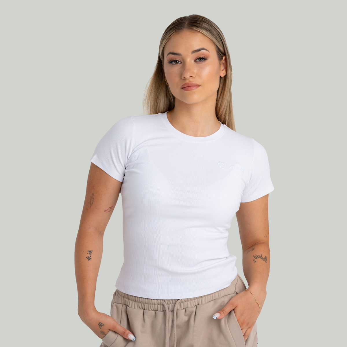 T-shirt à côtes pour femmes, couleur blanche - STRIX.