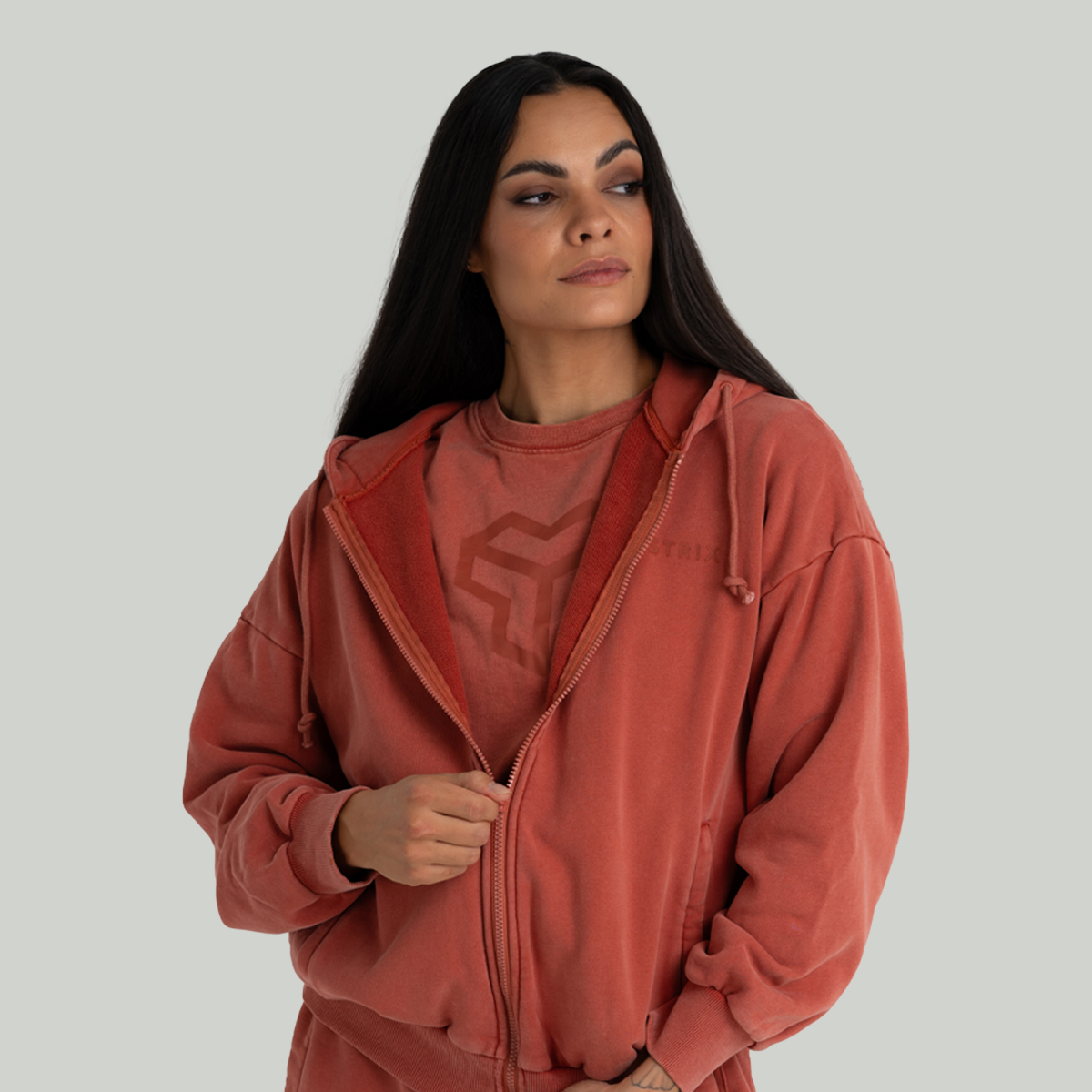 Sweat à capuche zippé pour femmes, couleur terre – STRIX.