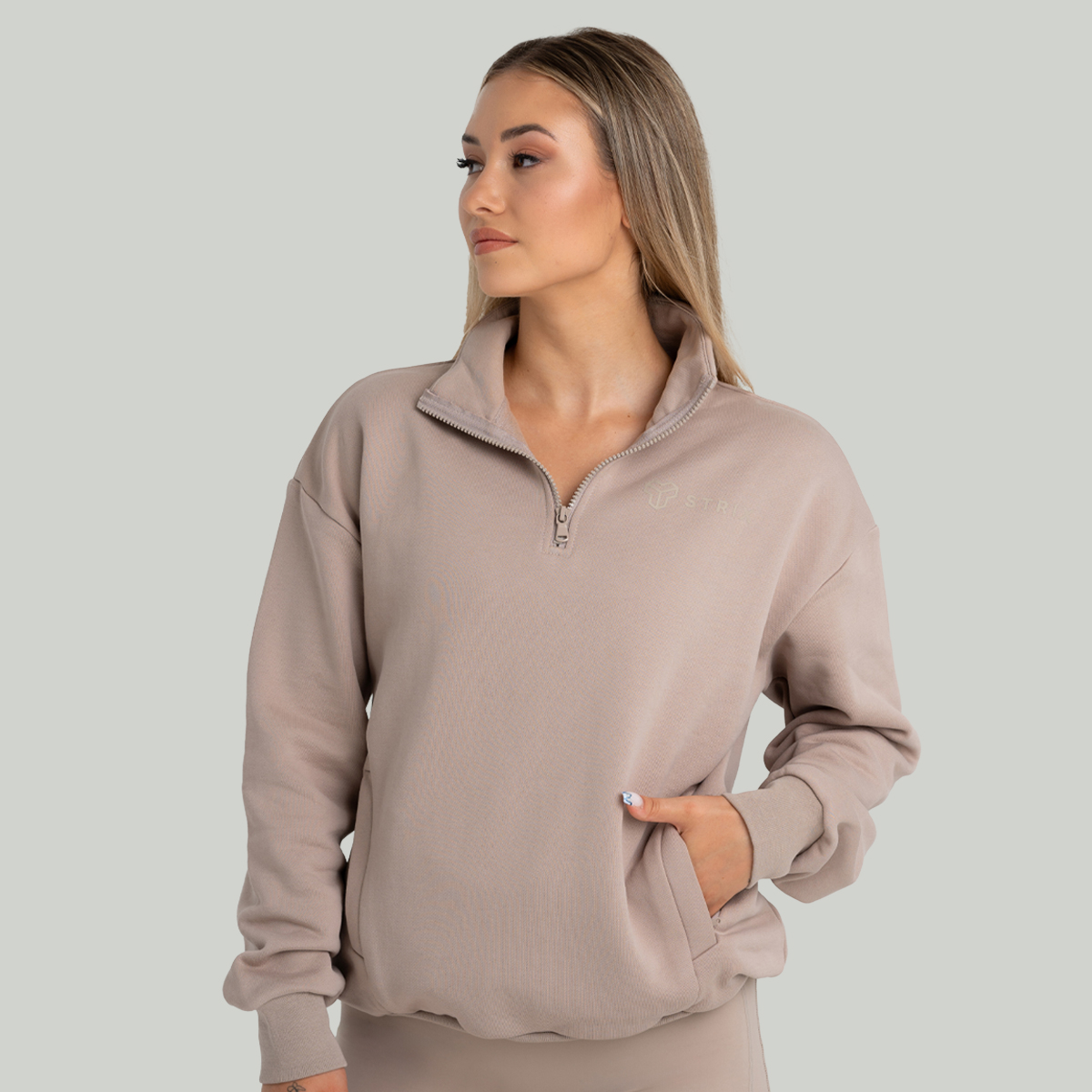 Pull femme, couleur taupe - STRIX.