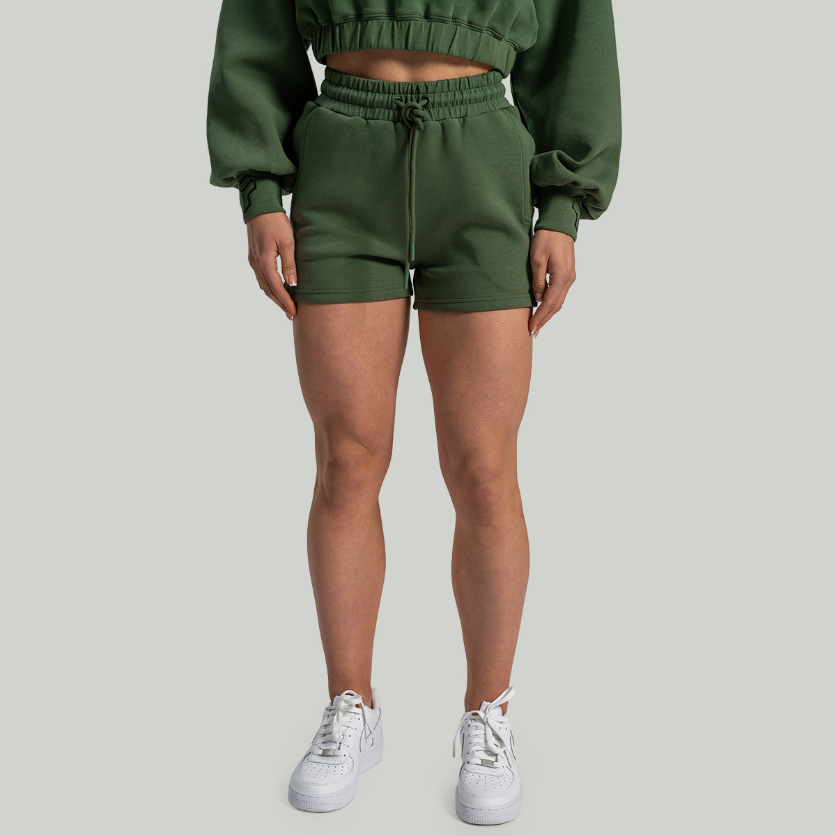 Shorts pour femmes Lunar, couleur vert cèdre - STRIX.